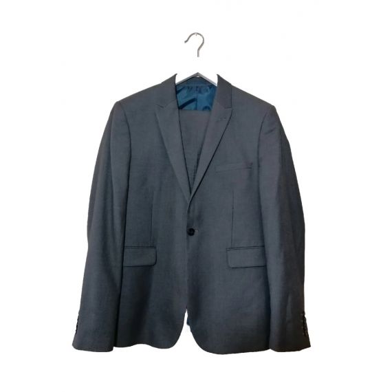 2 piece suit. 40R/34R. SS310