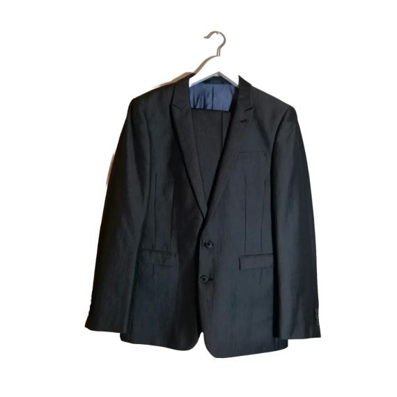 2 piece suit. 38S/32R. SS175