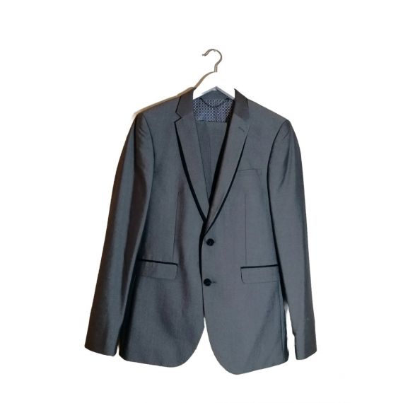 2 piece suit. 40L/36L. SS173
