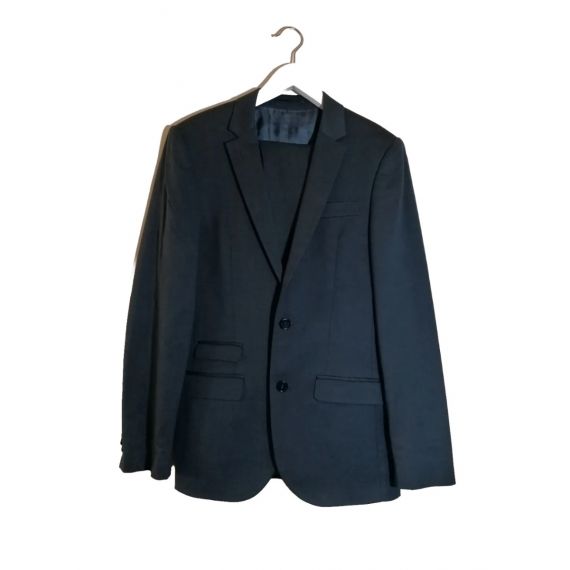 2 piece suit. 36R/30R. SS128