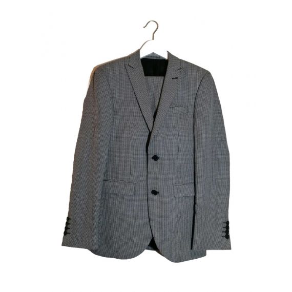 2 piece suit. 34R/30R. SS101