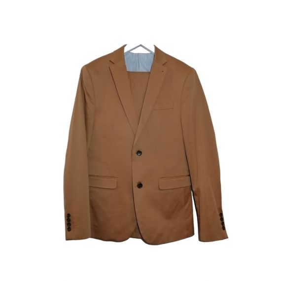 2 piece suit. 38R/32L. SS472