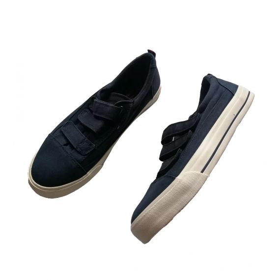Boys navy trainers UK 6. EU 39