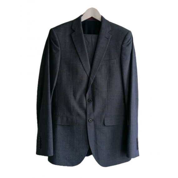 Muscle fit 2 piece suit 38R/32