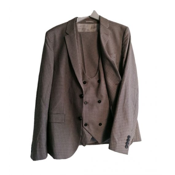 3 piece houndstooth suit 42/32/42
