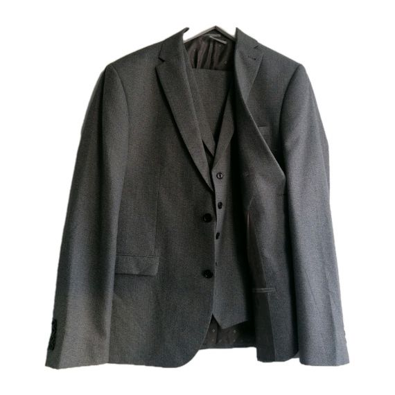 Grey 3 piece suit 44R/38R/44R